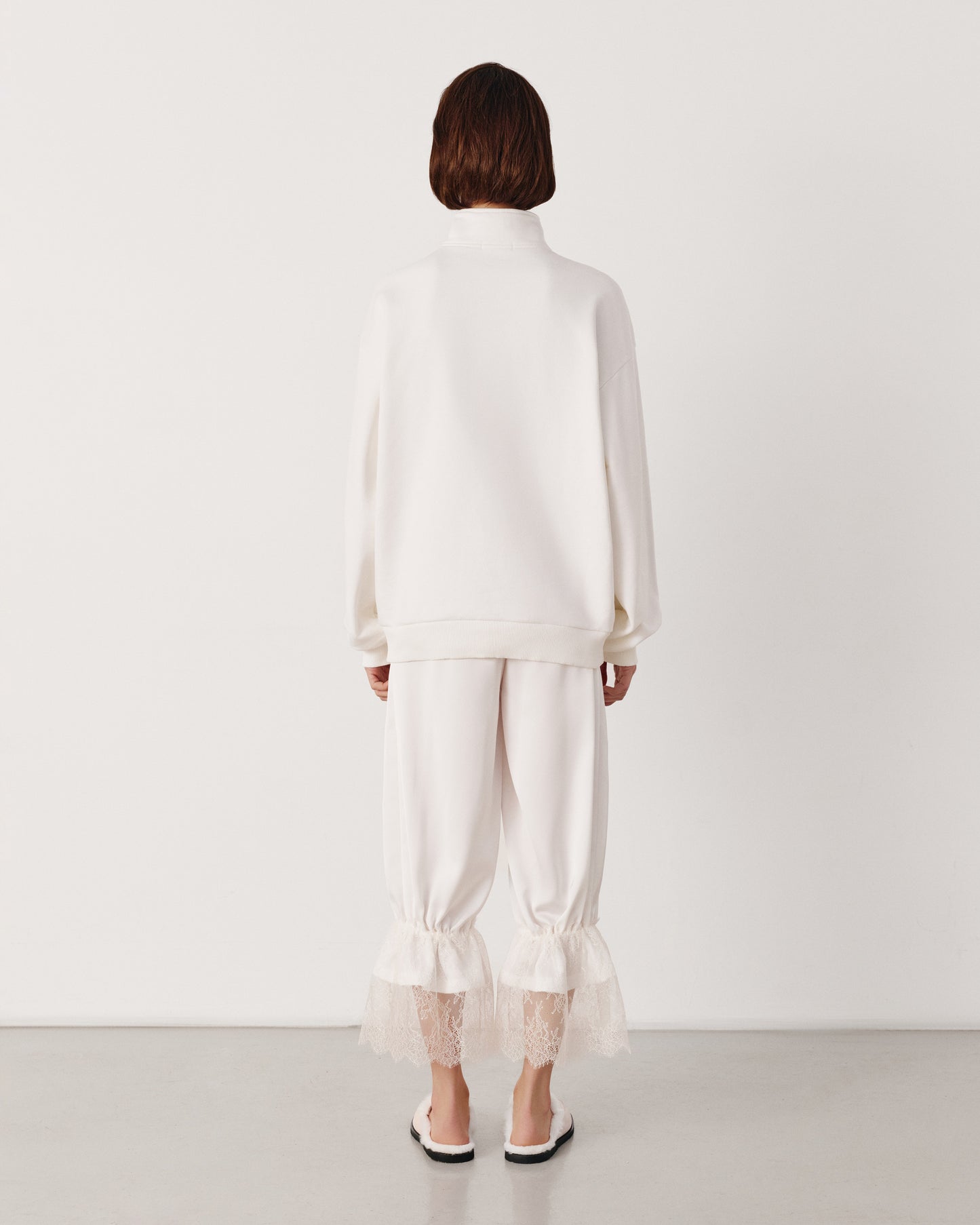 Pants with lace milky
