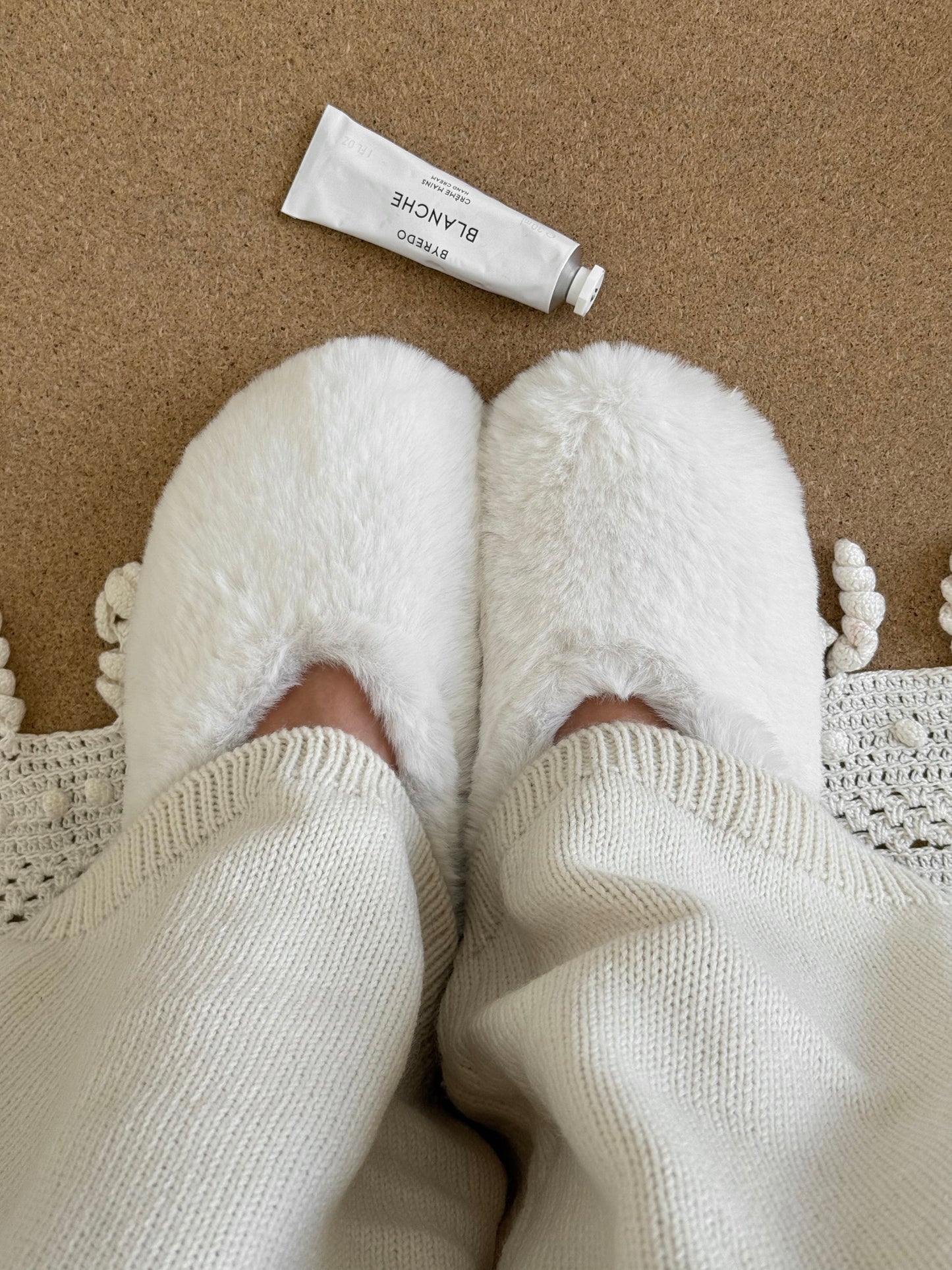 Milky home slippers