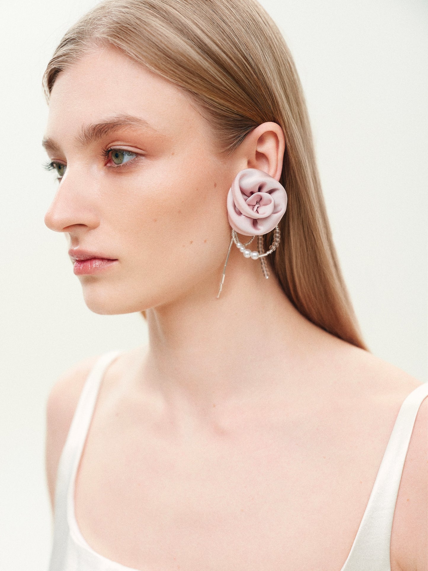 Earrings with satin rose