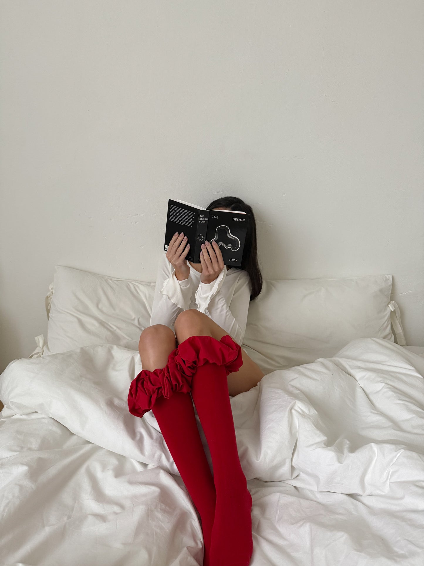 Панчохи в червоному кольорі