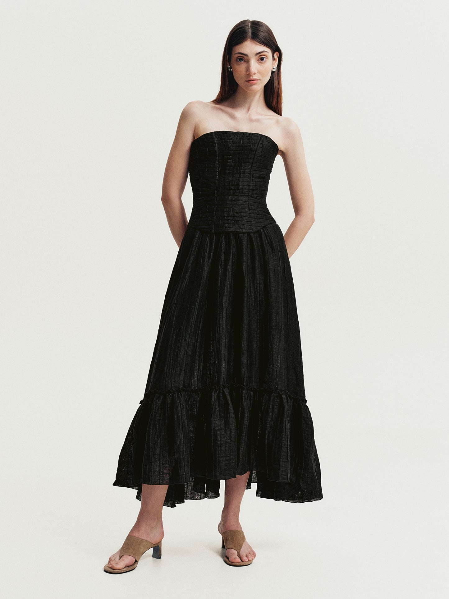 Maxi skirt with ruffle in black
