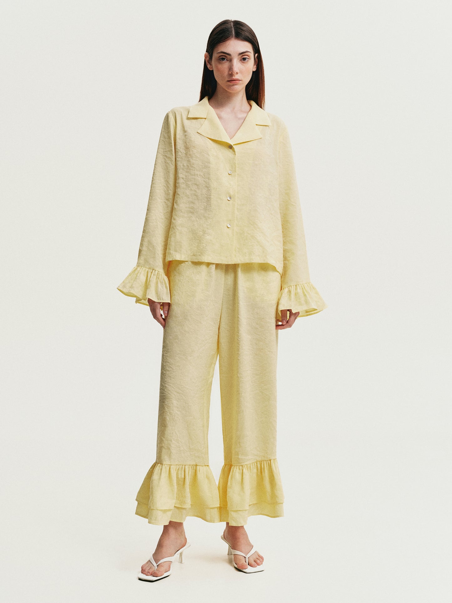 Lemony pants with ruffles