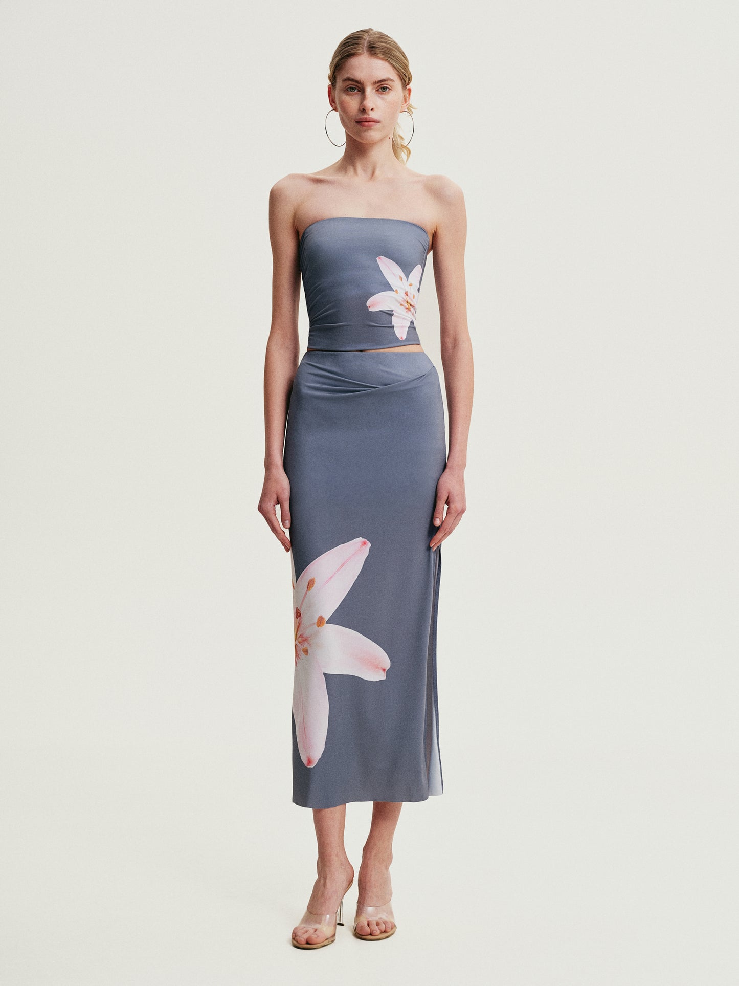 Skirt with flower