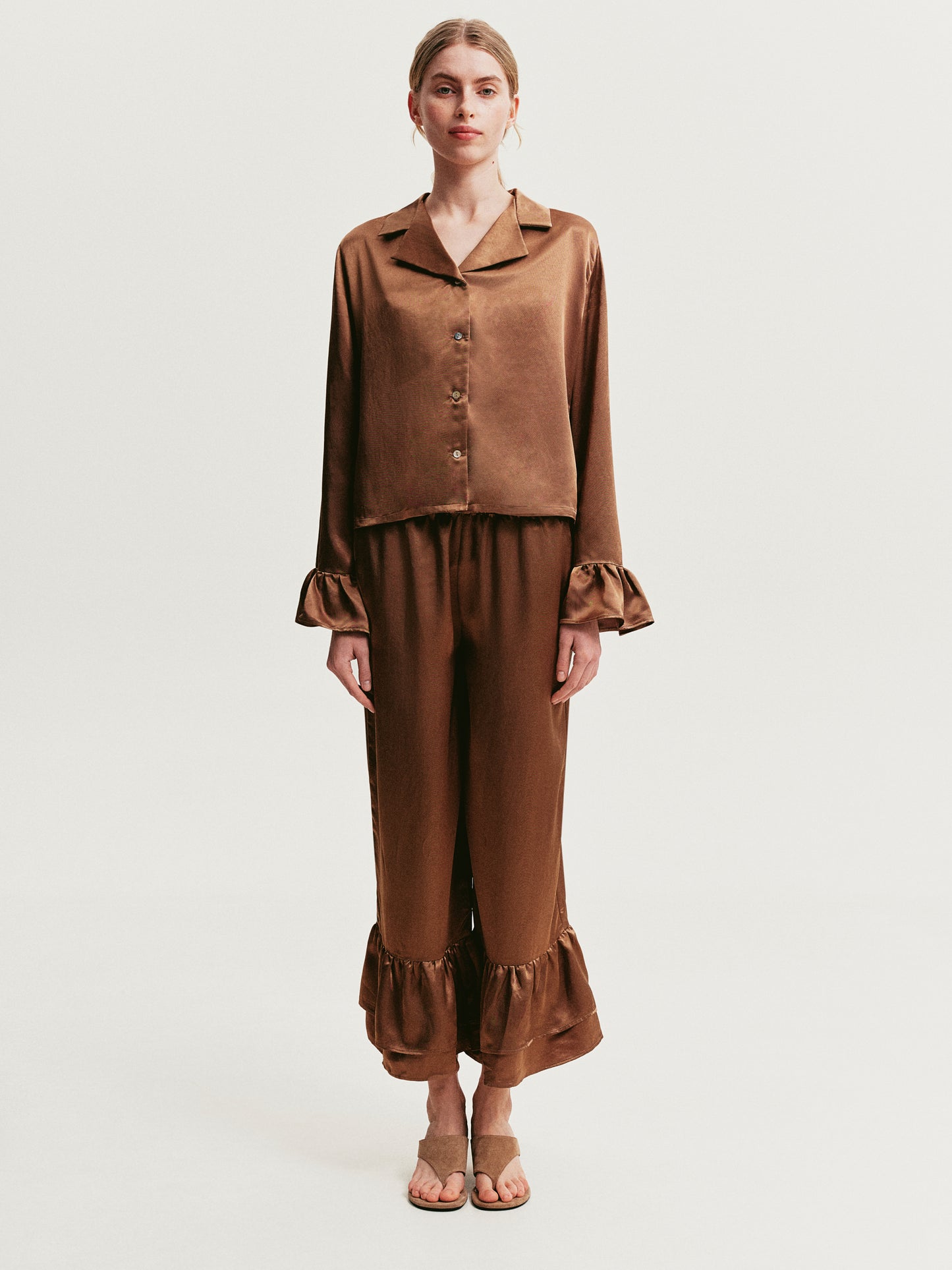 Brown pants with ruffles
