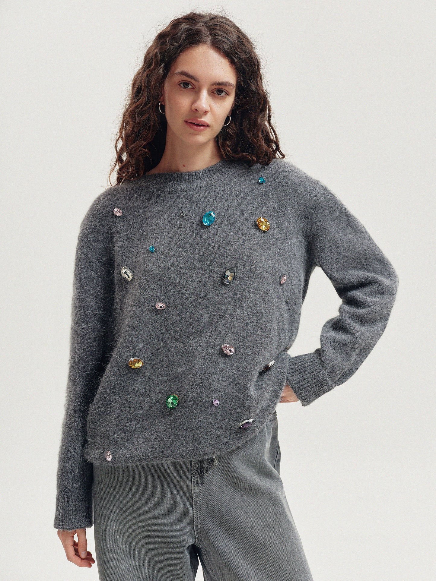 Sweater with stones