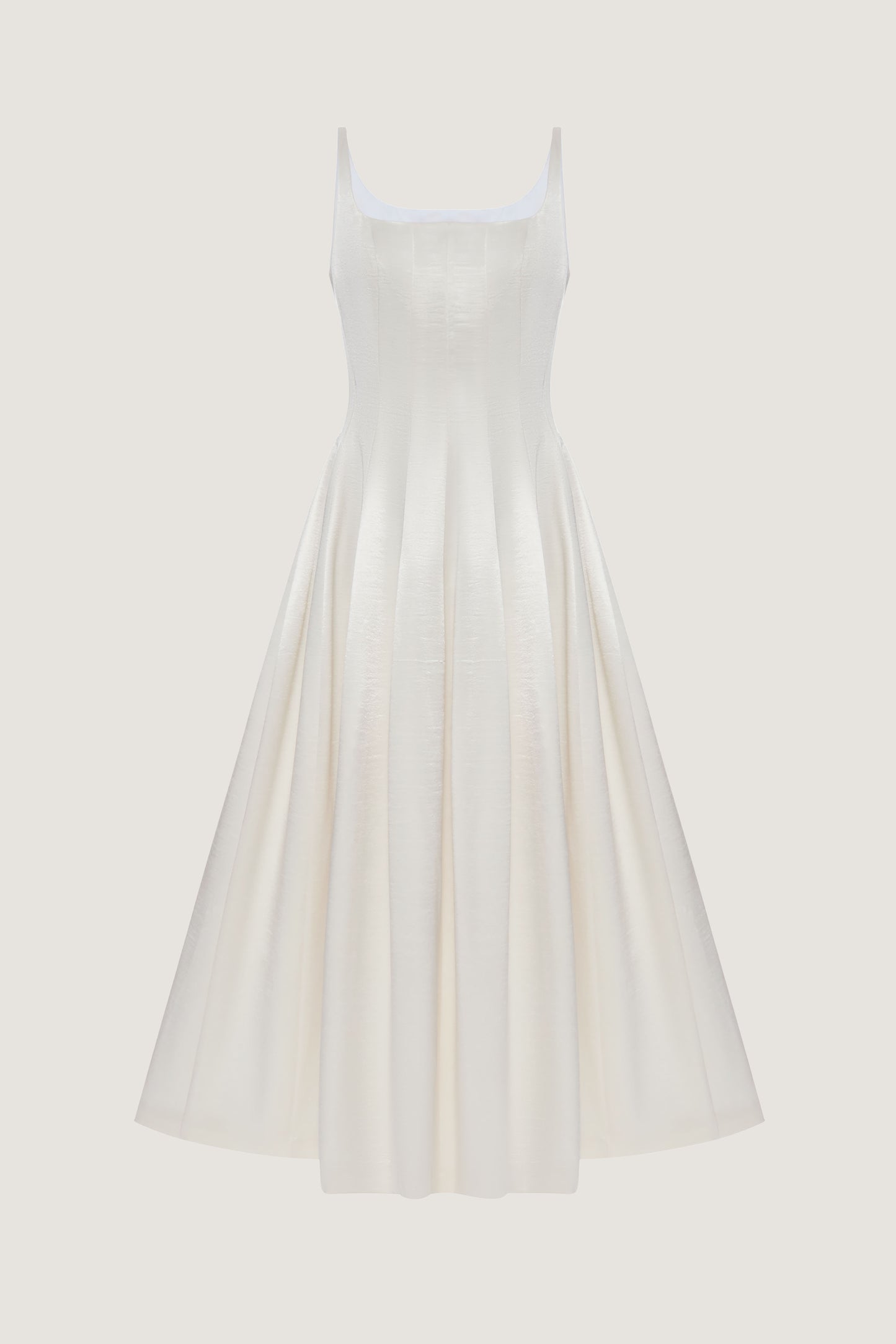 Princess dress in satin milk