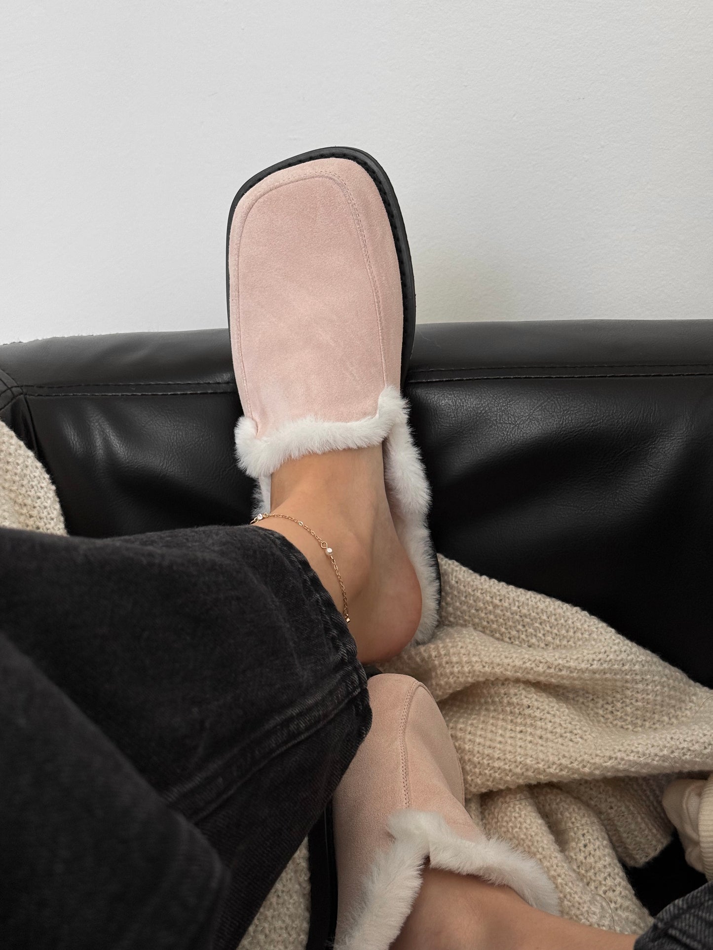 Pink suede mules with fur
