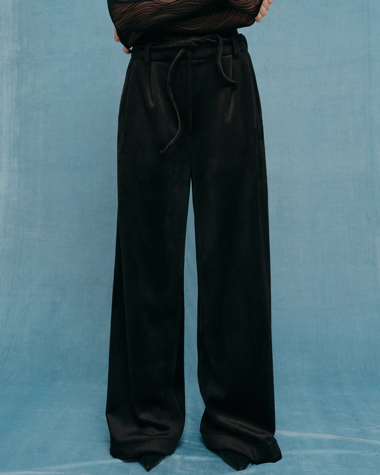 Corduroy pants in black colour