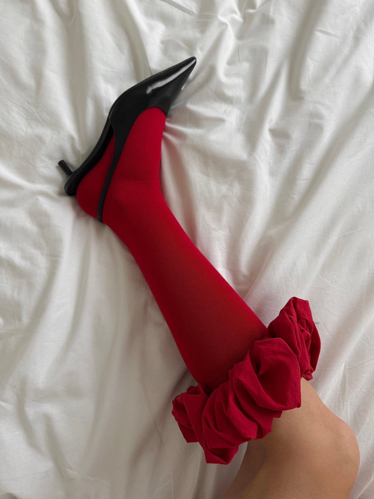 Панчохи в червоному кольорі