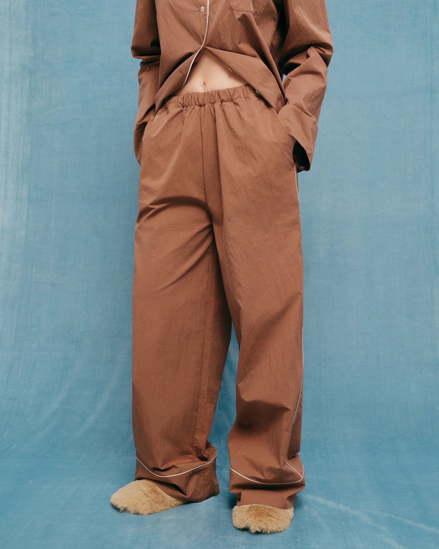 Holiday pants in brown colour