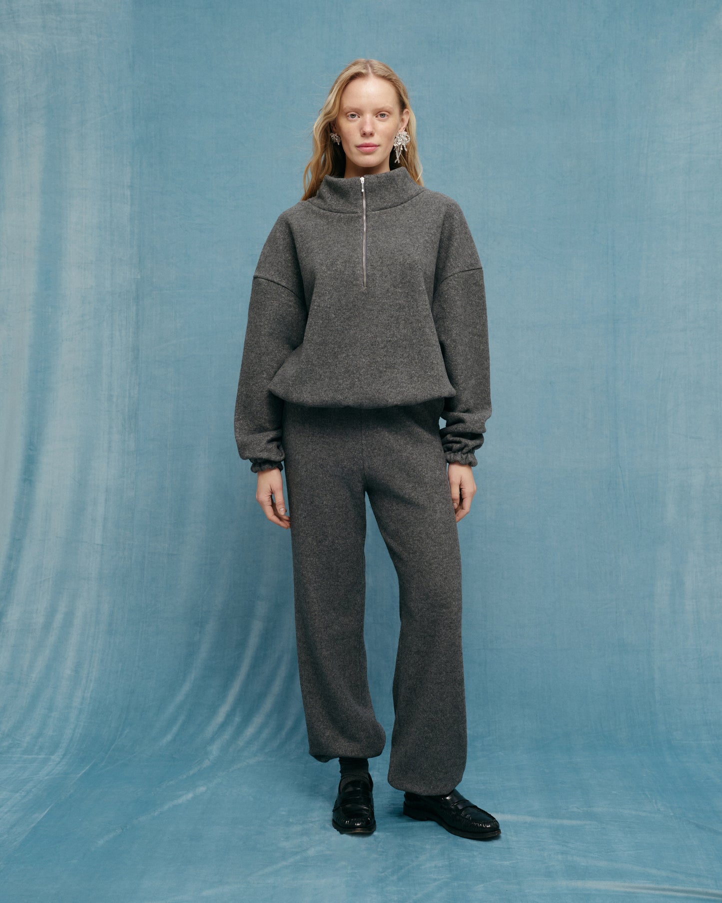 Gray hoodie with zip