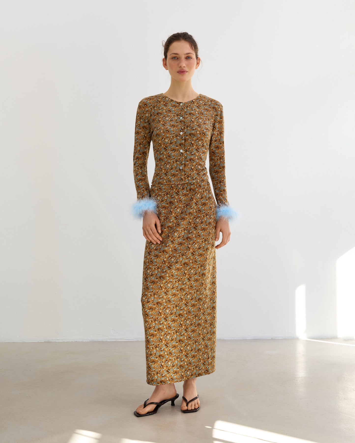 Квітковий кардиган із блакитним пірʼям 