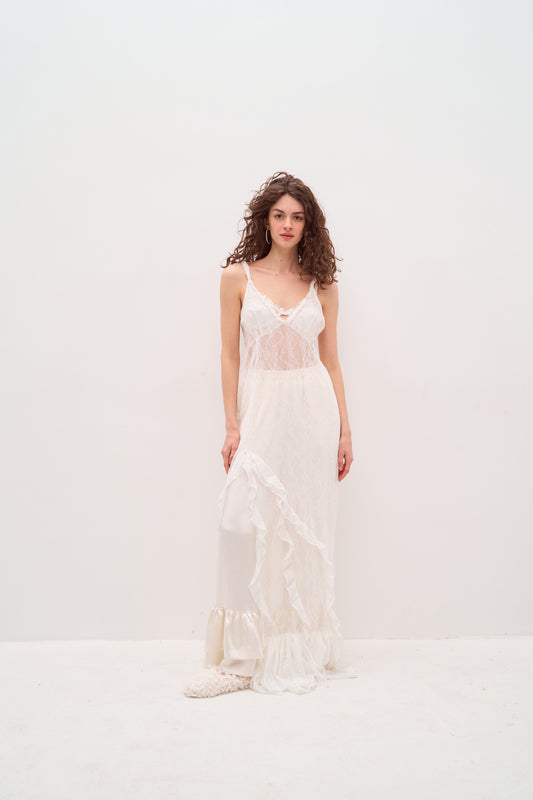 Lace maxi dress (PRE-ORDER)