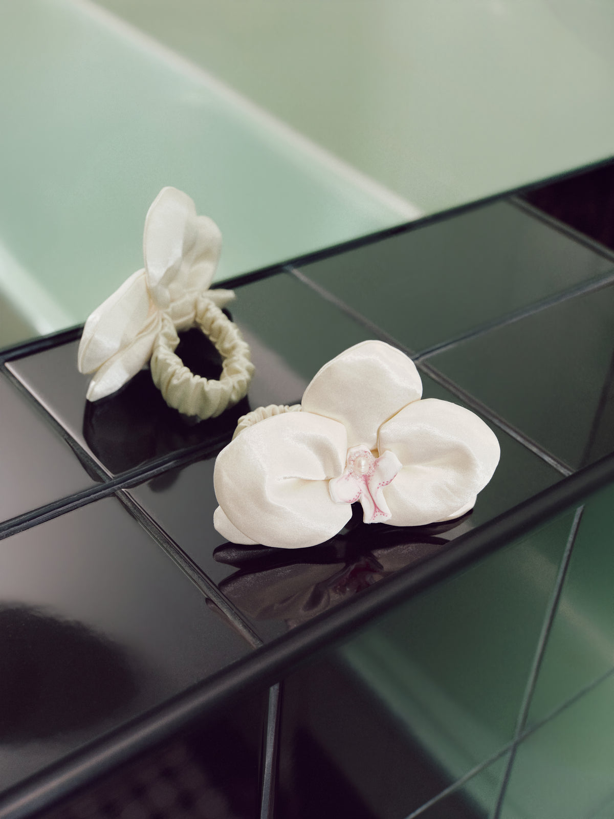 Hair elastic milk orchid
